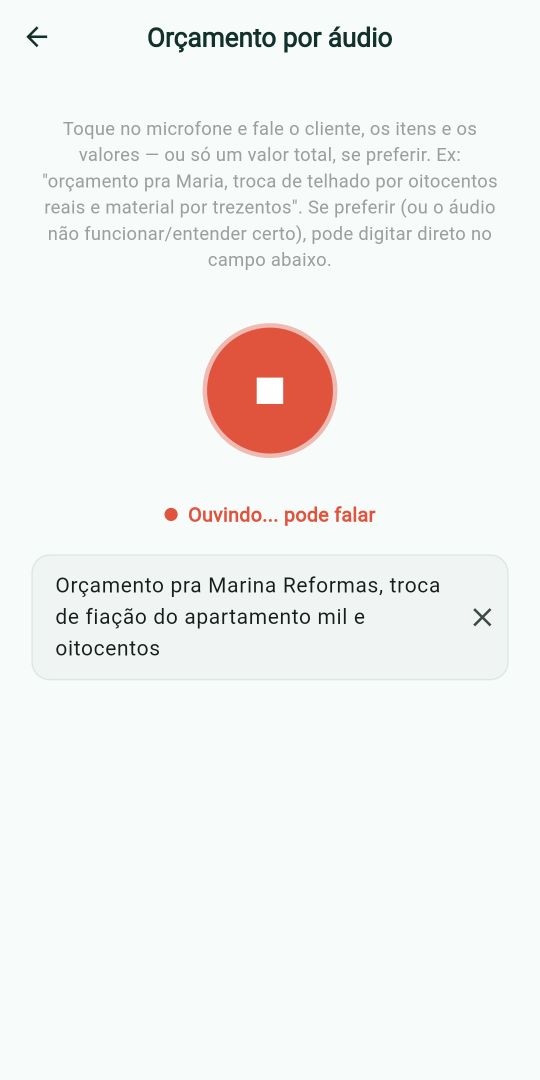 Tela real do ServiçoUp gravando um orçamento por áudio: o usuário fala e o texto aparece na tela