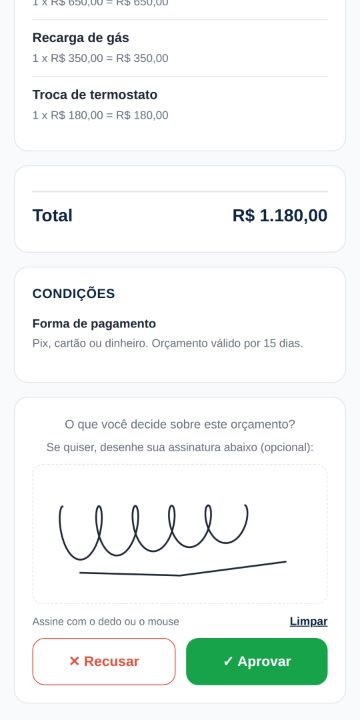 Cliente aprovando o orçamento da Polo Frio Refrigeração pelo celular